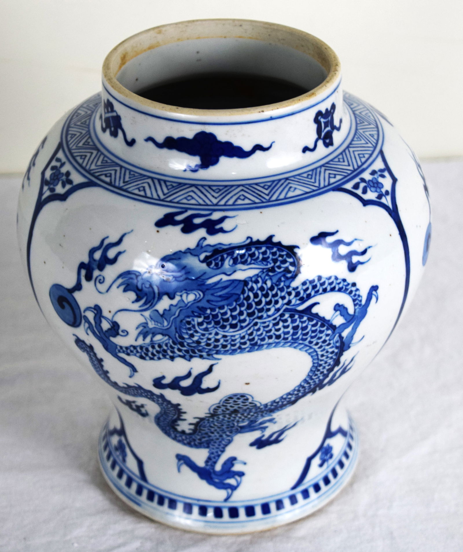 Early Chinese Vase (1 of 5)