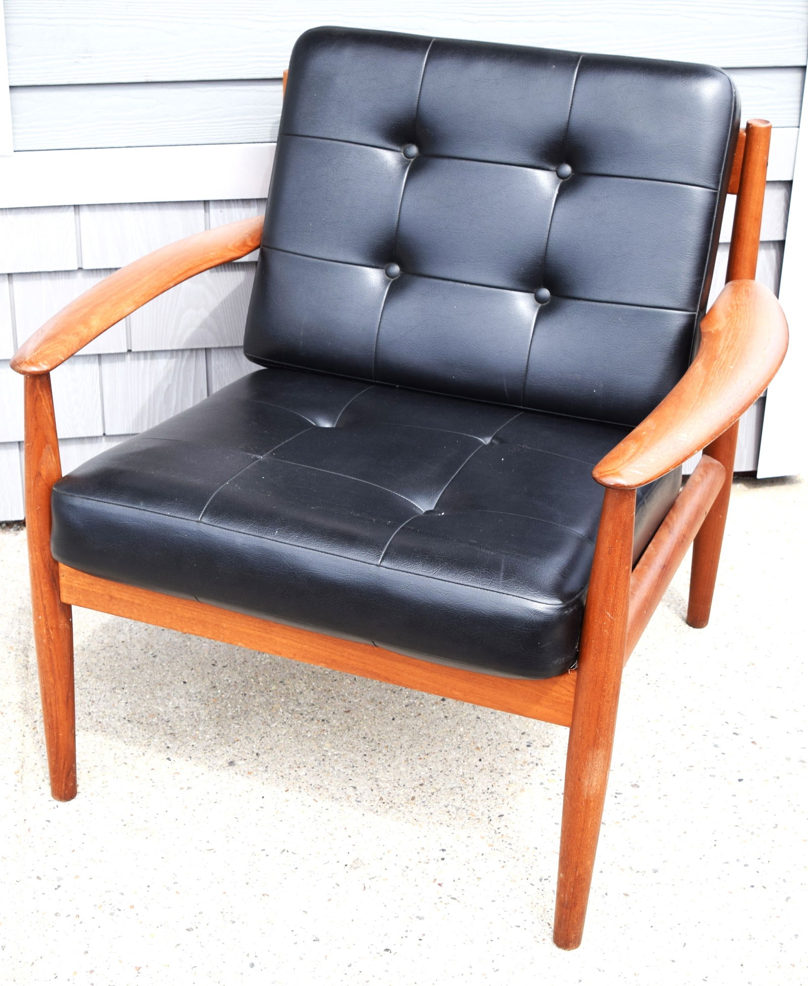 Mid Century Armchair (1 of 5)