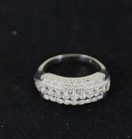 Lady's Diamond Ring