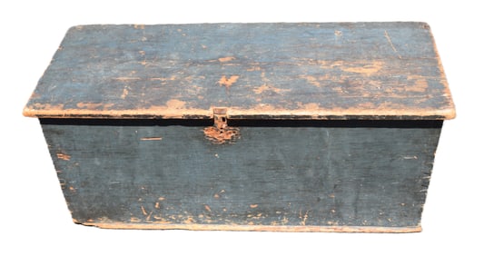 Country Early Blanket Box