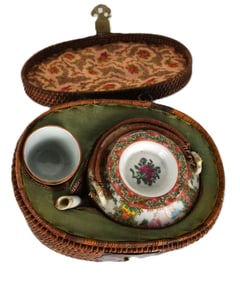 Rose Medallion Teapot And Fitted Basket