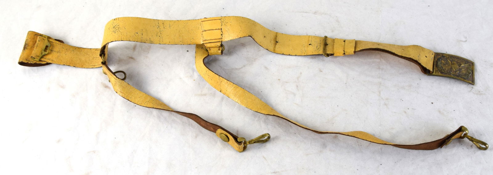 Union Cavalry Saber Belt/Buckle: Civil War Union cavalry belt and buckle, with buff leather belt and Union buckle.