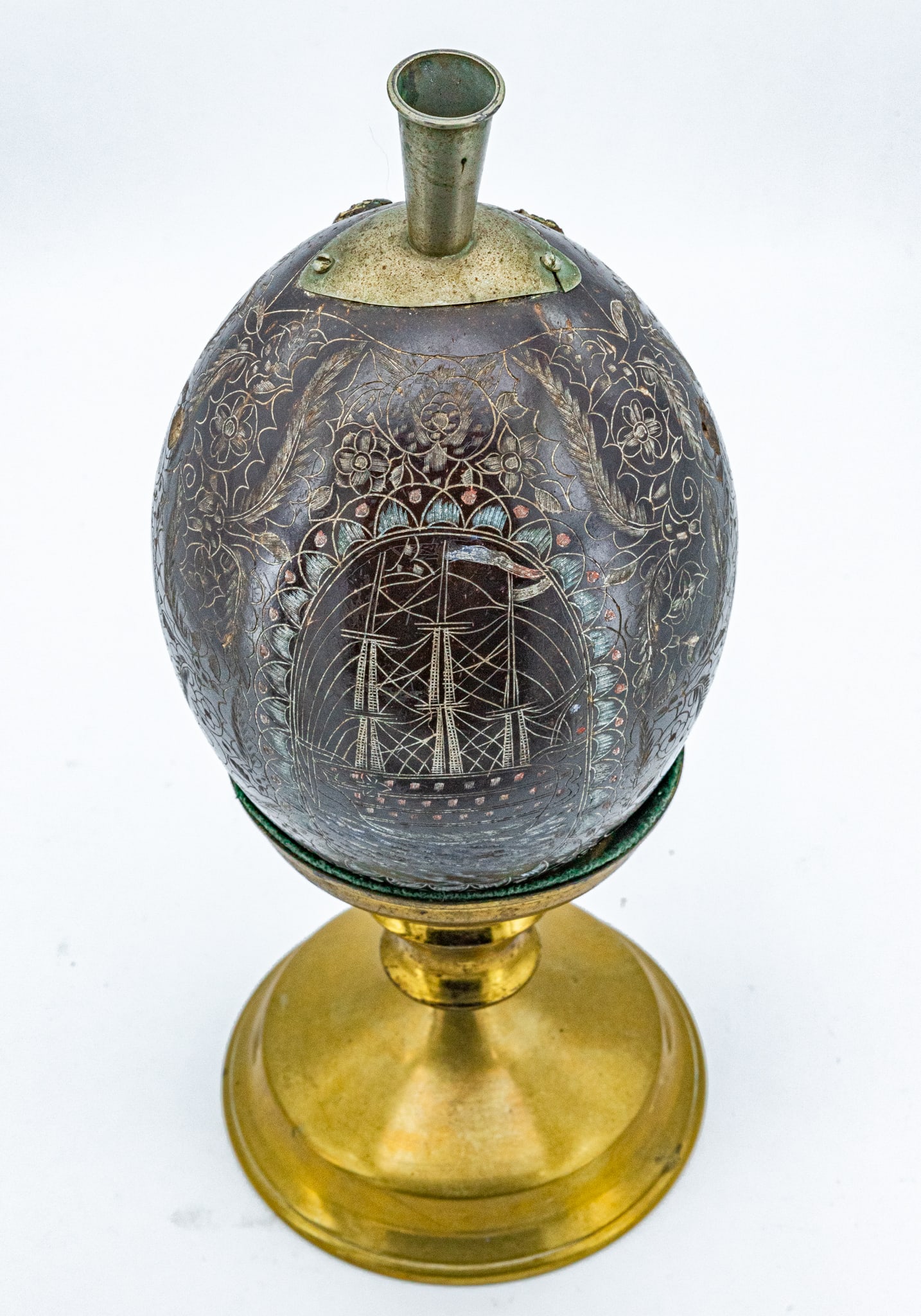 American Sailor Carved & Scratch Art, Polychrome Coconut "Bugbear" Powder Flask: Original 18th Century (1780-1810) American Sailor Carved, Scratch Art and Colorized "Bugbear" Coconut Powder Flask. This Late Revolutionary War Era Powder Flask, measures 6.75 inches tall by 3.75 inch