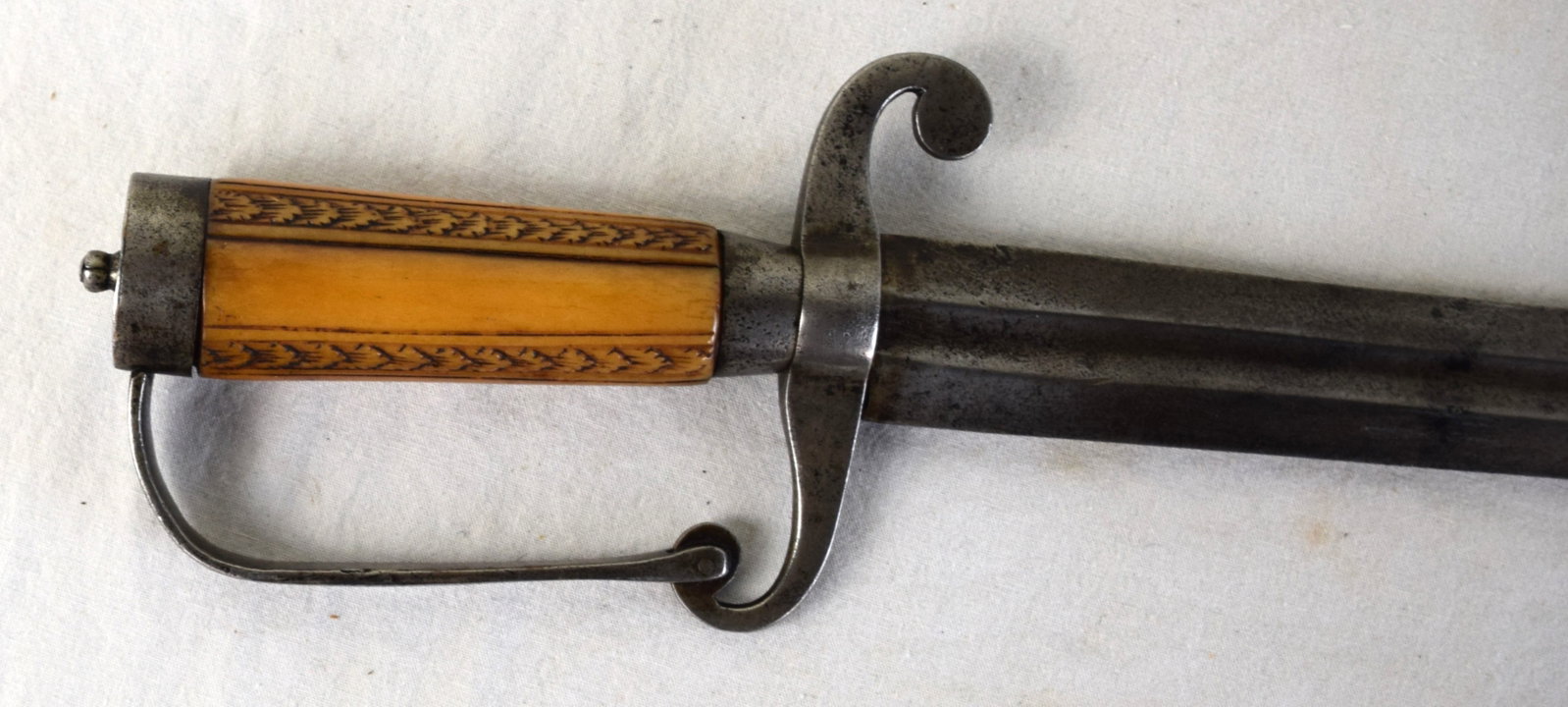 Early 18th Century Bone Handle Broadsword - 3