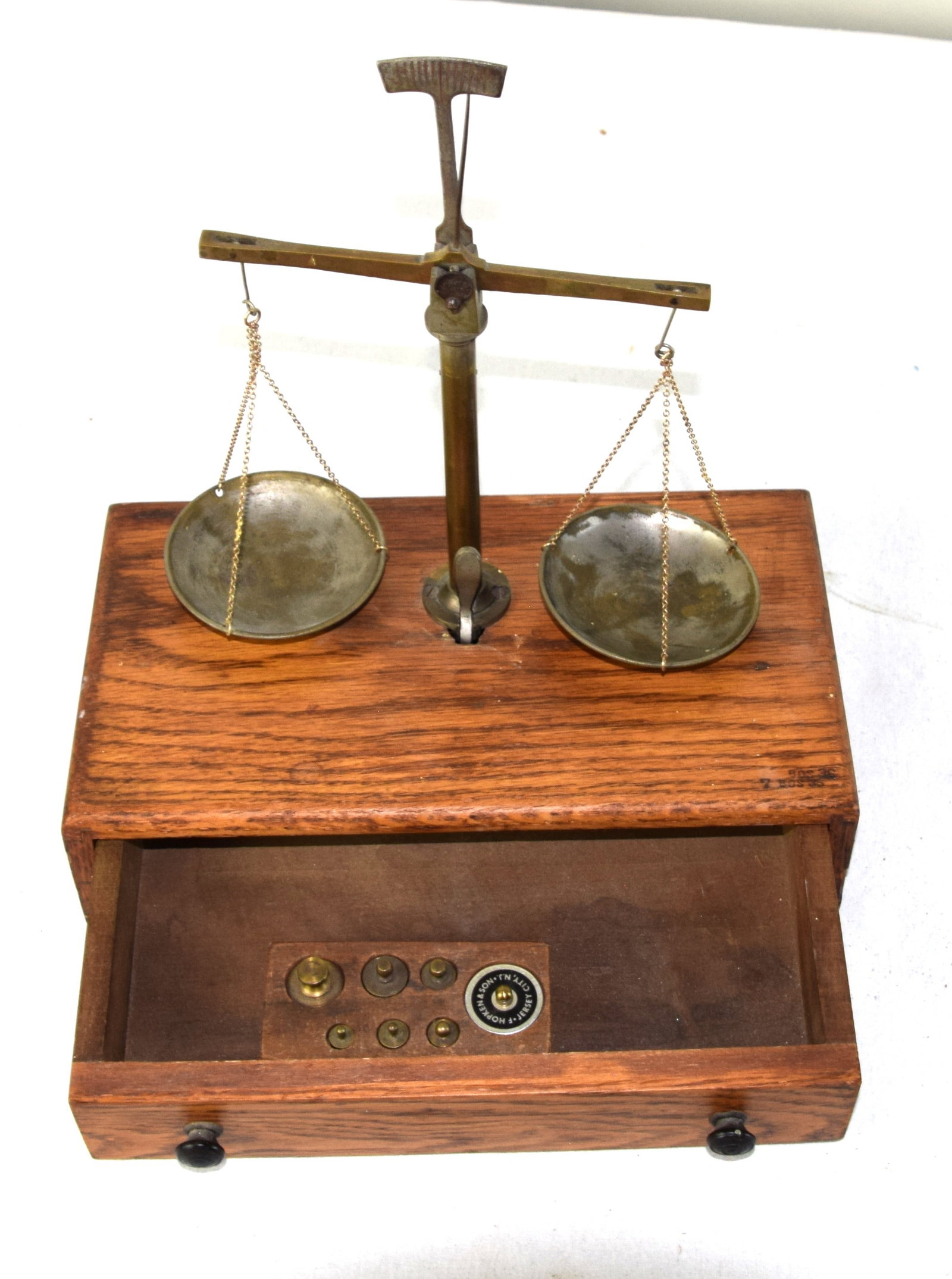 Balance Gold Scale (1 of 3)