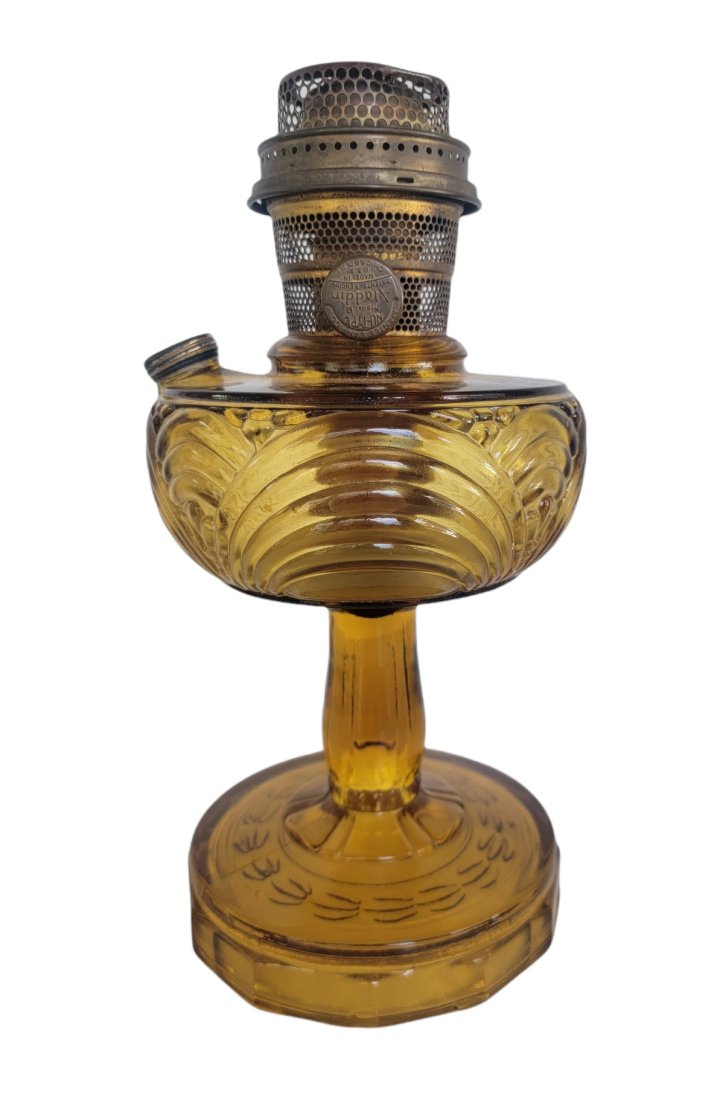 ALADDIN AMBER WASHINGTON DRAPE MODEL B OIL LAMP c1940's. (1 of 6)