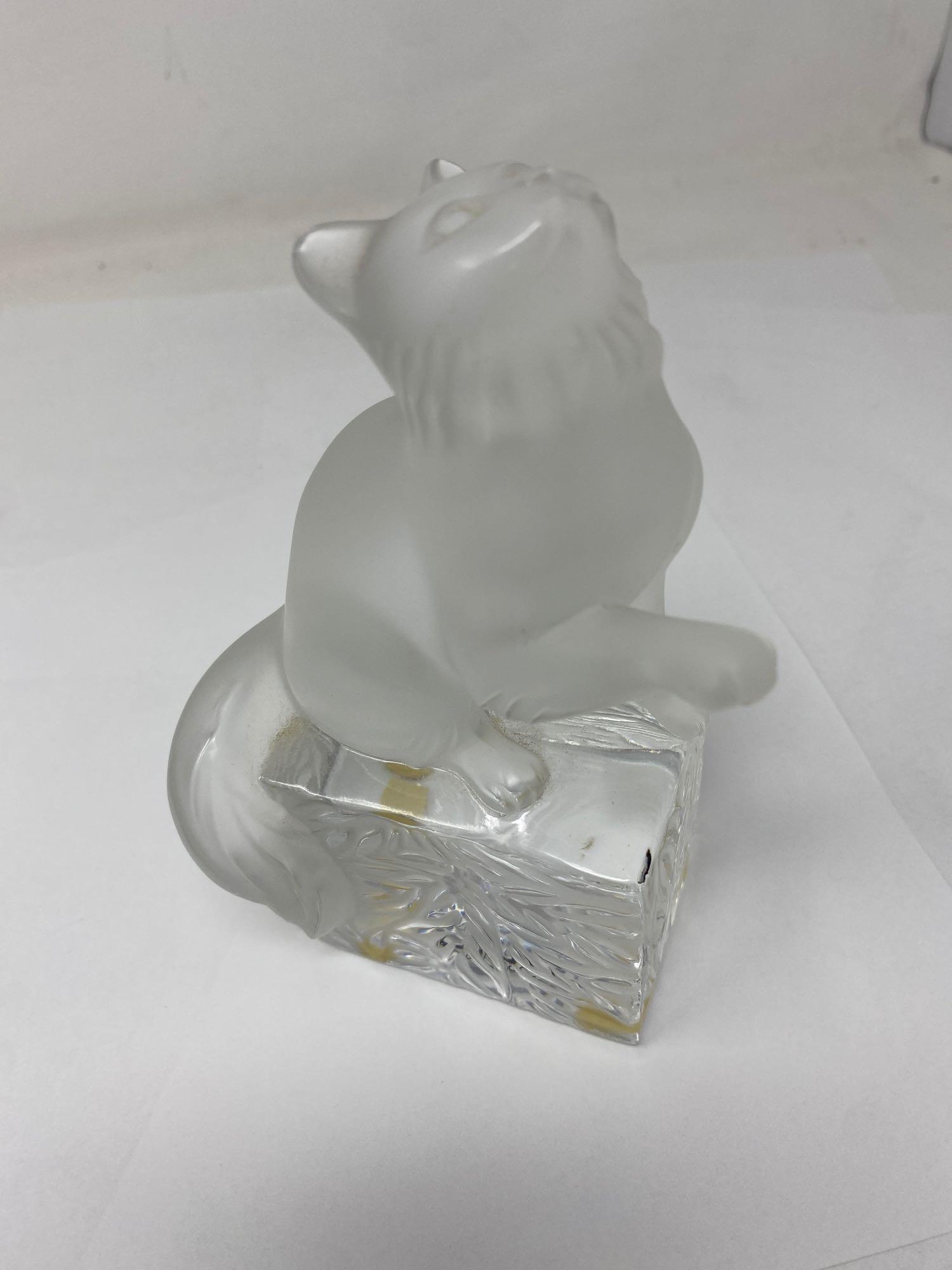 Lalique Crystal Cat Paw Up (1 of 9)