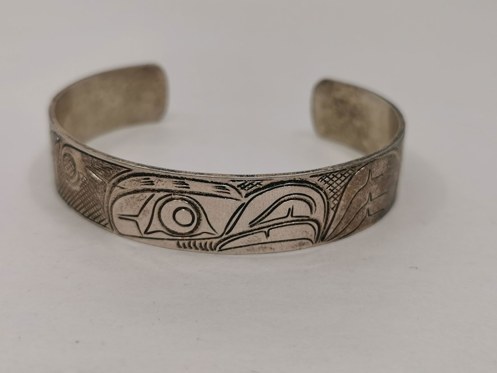 Haida, John Lancaster, Sterling silver Raven cuff (1 of 5)