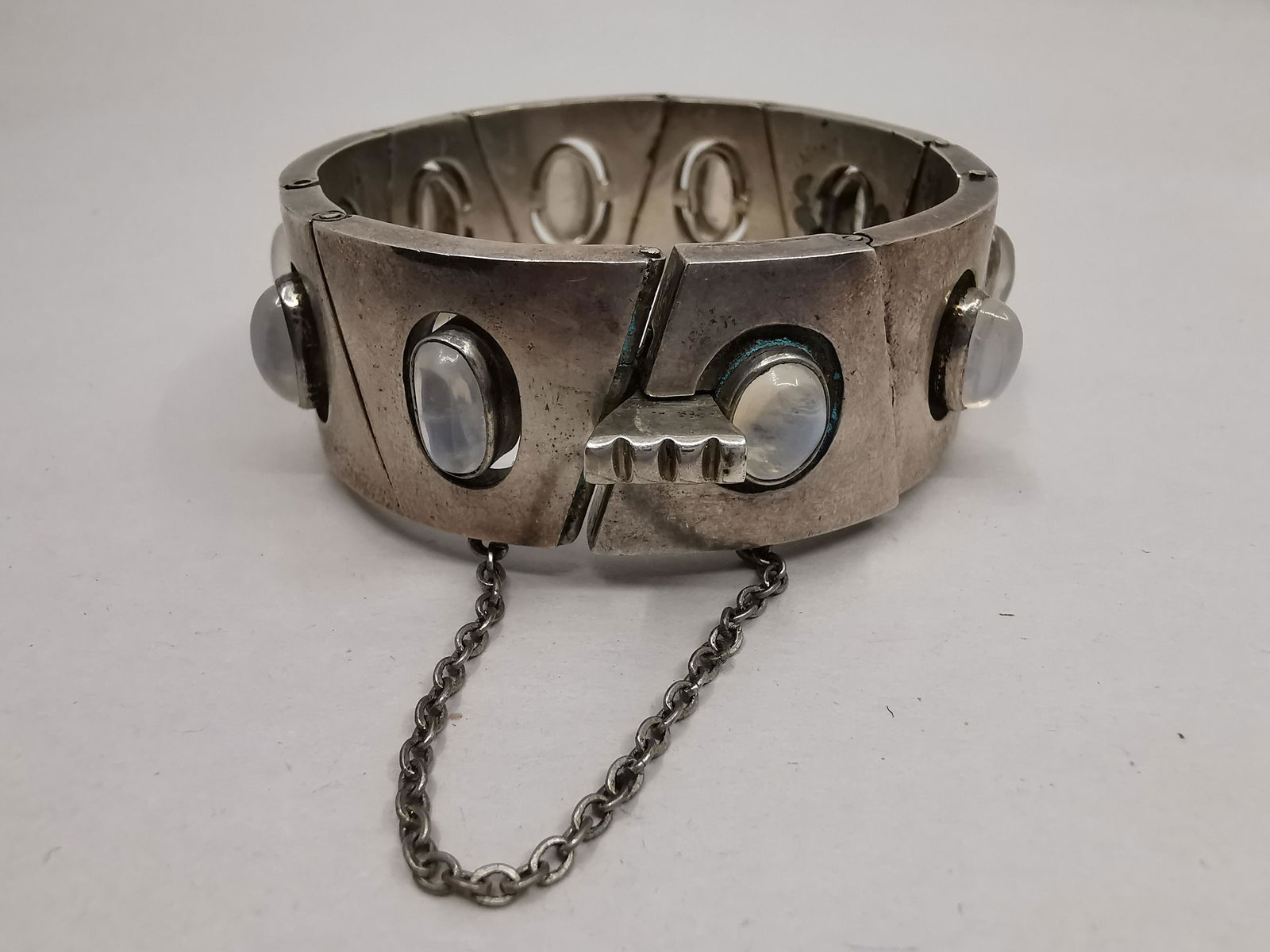 Antonio Pineda, Moonstone Silver cuff Bracelet (1 of 8)