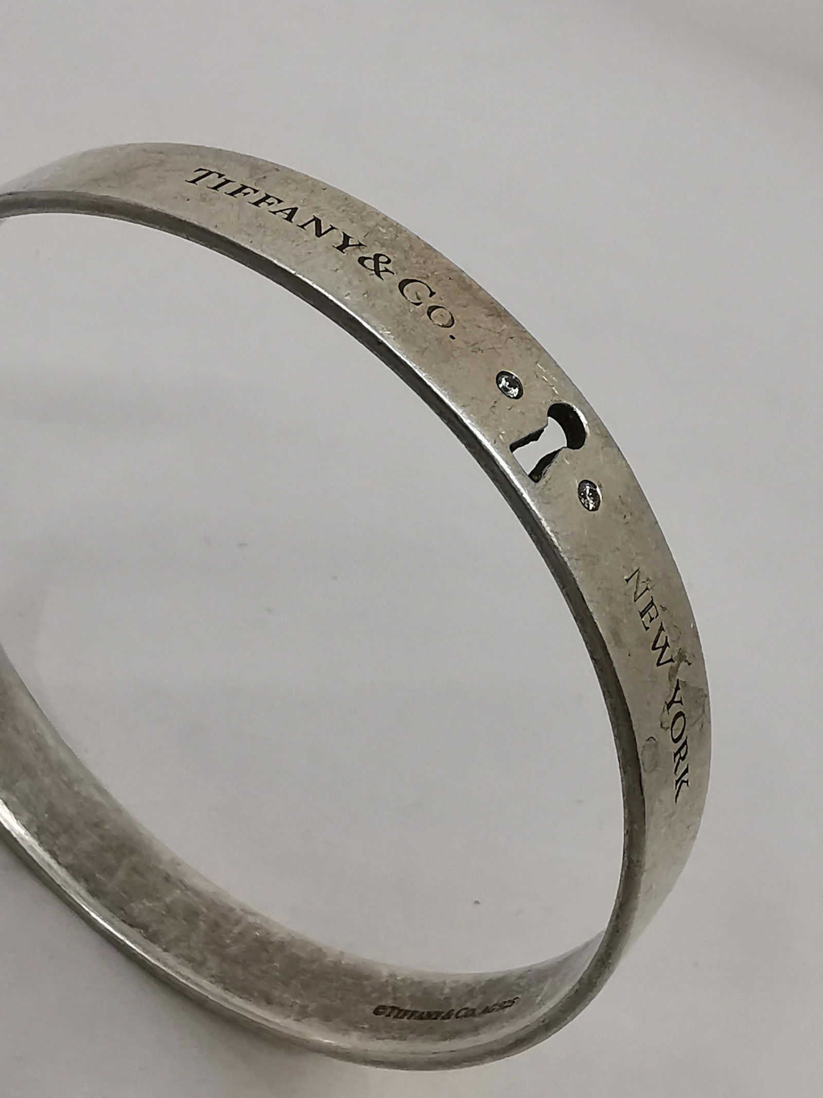 Tiffany & Co. Sterling Silver diamonds Keyhole Bangle (1 of 8)