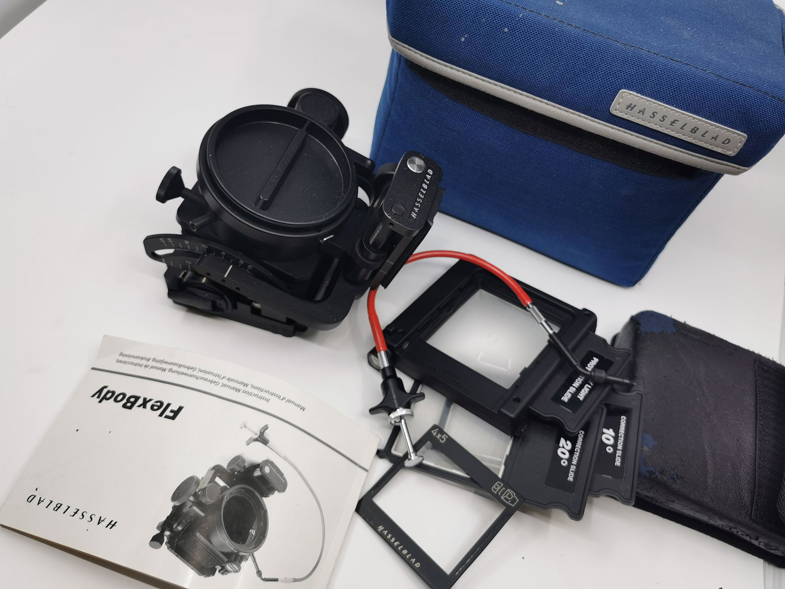 Hasselblad FlexBody: Hasselblad FlexBody, camera with instruction boon, in it's original blue traveling case, untested