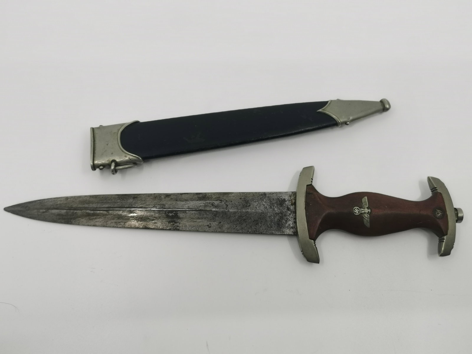 German WWII SA dagger: Title: German WWII SA dagger Description (FR): Poignard SA allemand de la Seconde Guerre mondiale, inscription sur la lame : AUGIMERTEN WW SOLINGEN-GR Description (ENG): German WWII SA dagger, inscrip