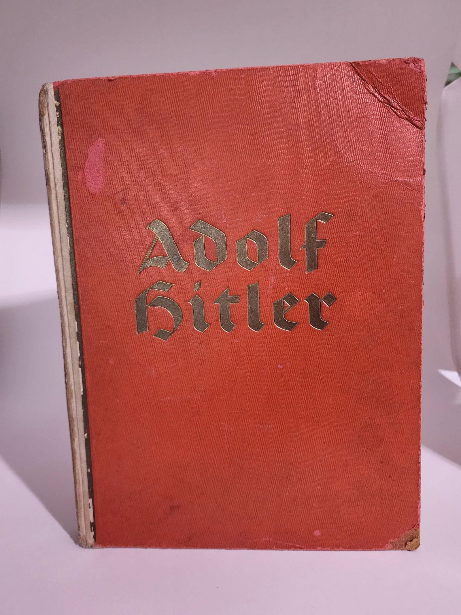 Adolf Hitler Cigarette Photo Album 1936: Title: Adolf Hitler Cigarette Photo Album 1936 Description (FR): 133 pages, avec une ou deux photos montÃ©es par page.