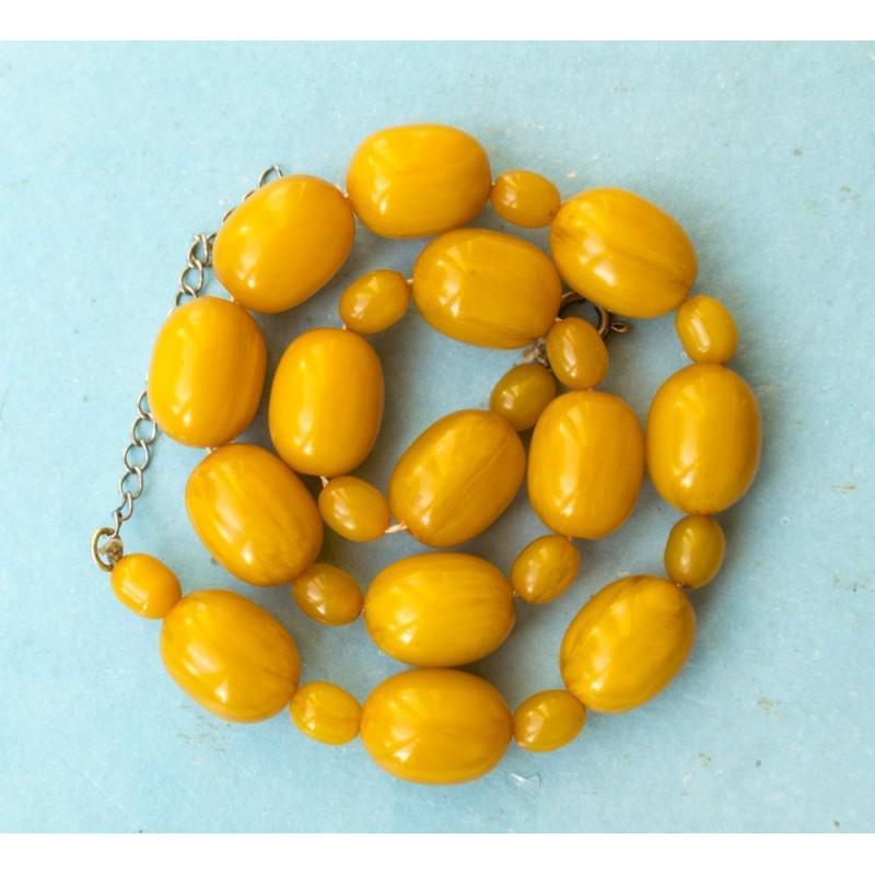 52g necklace yellow amber Bakelite graduated art deco vintage: Tested (graduated) vintage Bakelite Weight: 52 gram (1.83 oz) Beads size: 10-20 mm. Length: 400 mm Condition: as on the photo (good) Ref.: 1205201020040040