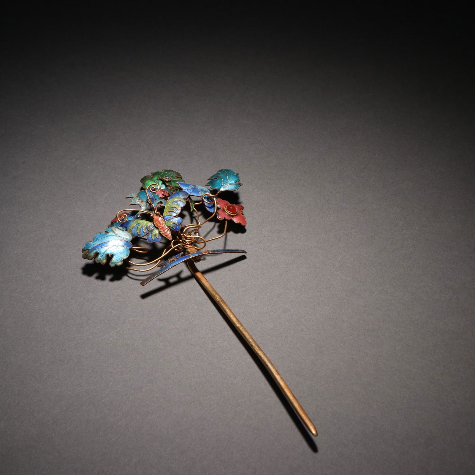 A Fine Gilt-Silver Inlaid Gems Hairpin (1 of 9)