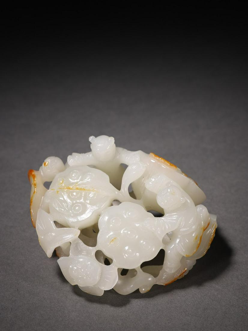 A Fine Hetian Jade Carved Pendant (1 of 9)