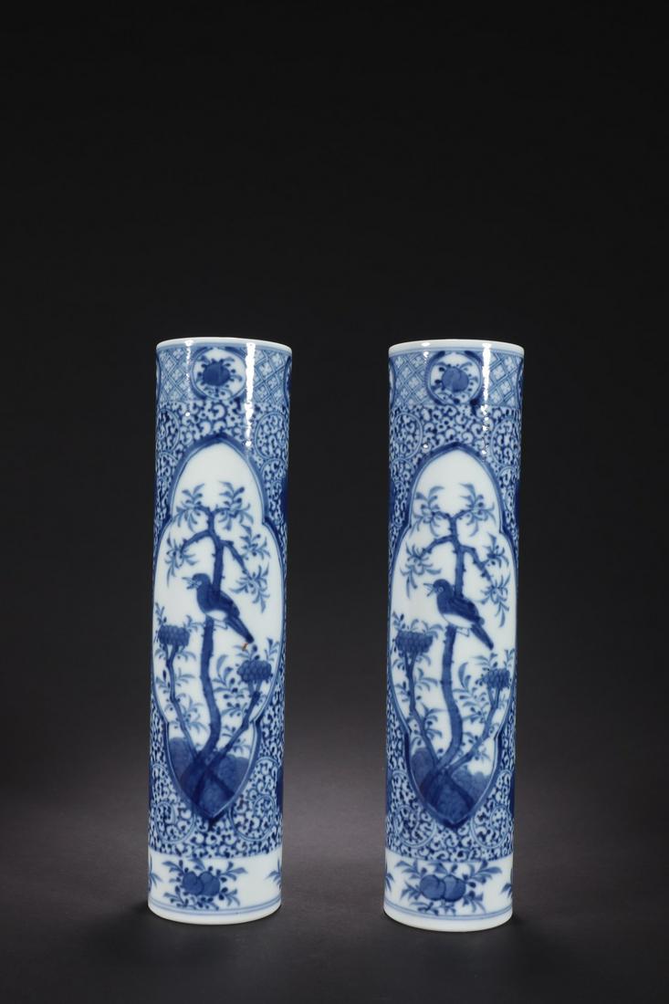 A Pair of Bule and White 'Flower and Bird' Flower Arrangement (1 of 9)