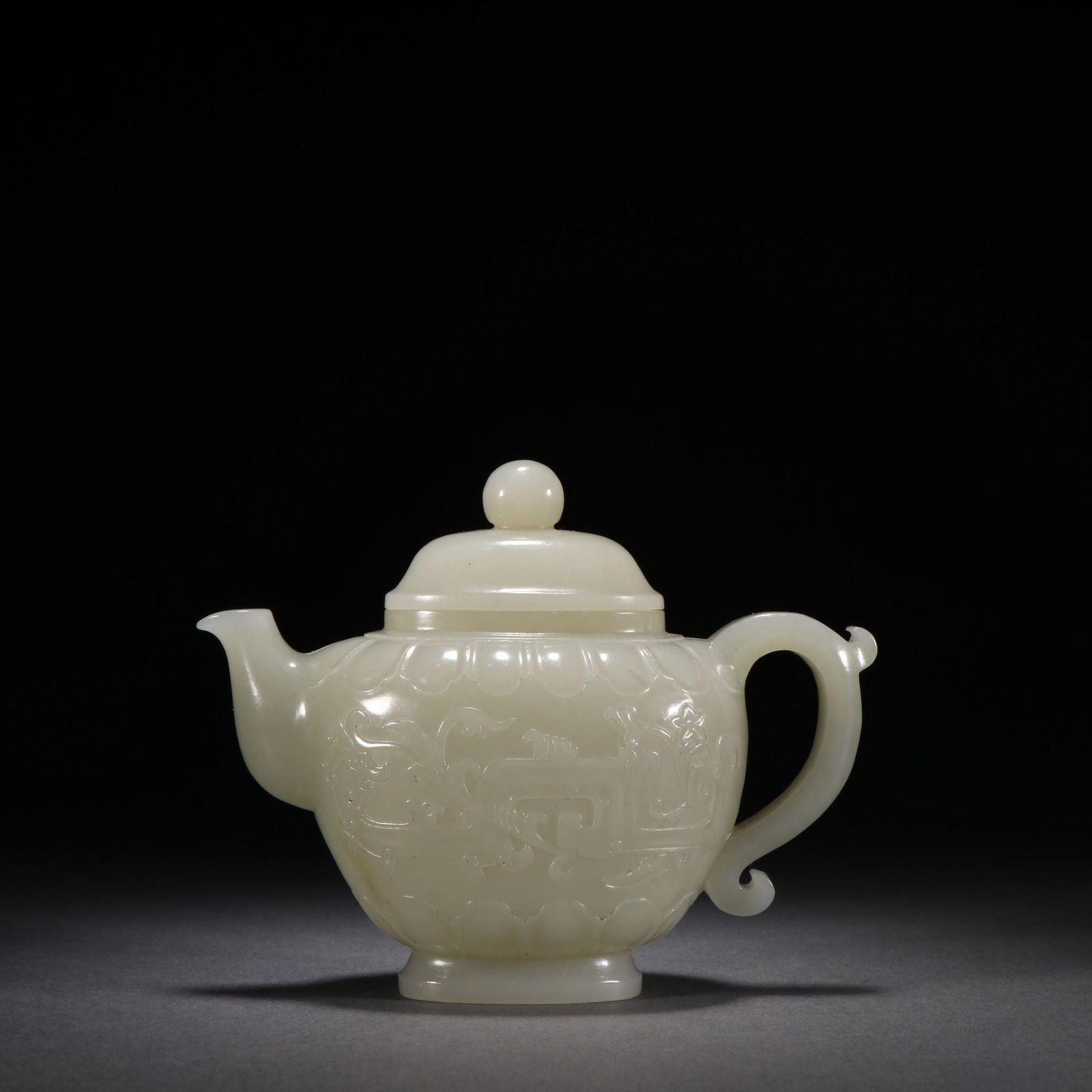 A Top Hetian Jade Teapot With Flower Pattern (1 of 9)