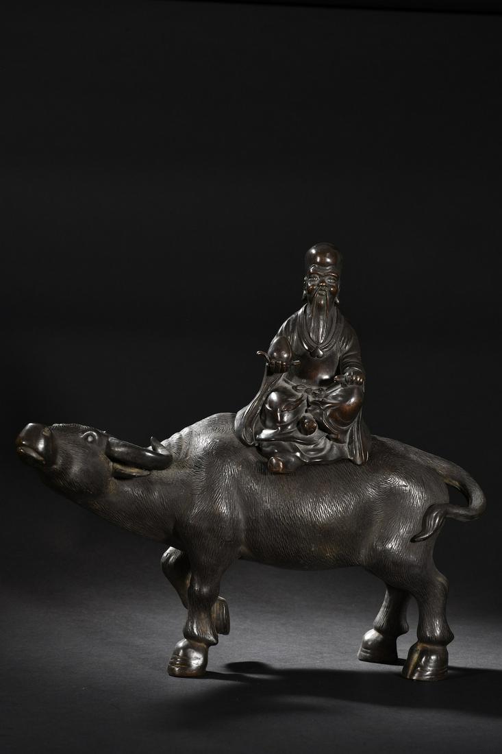 A Fine Bronze Ornament (1 of 9)