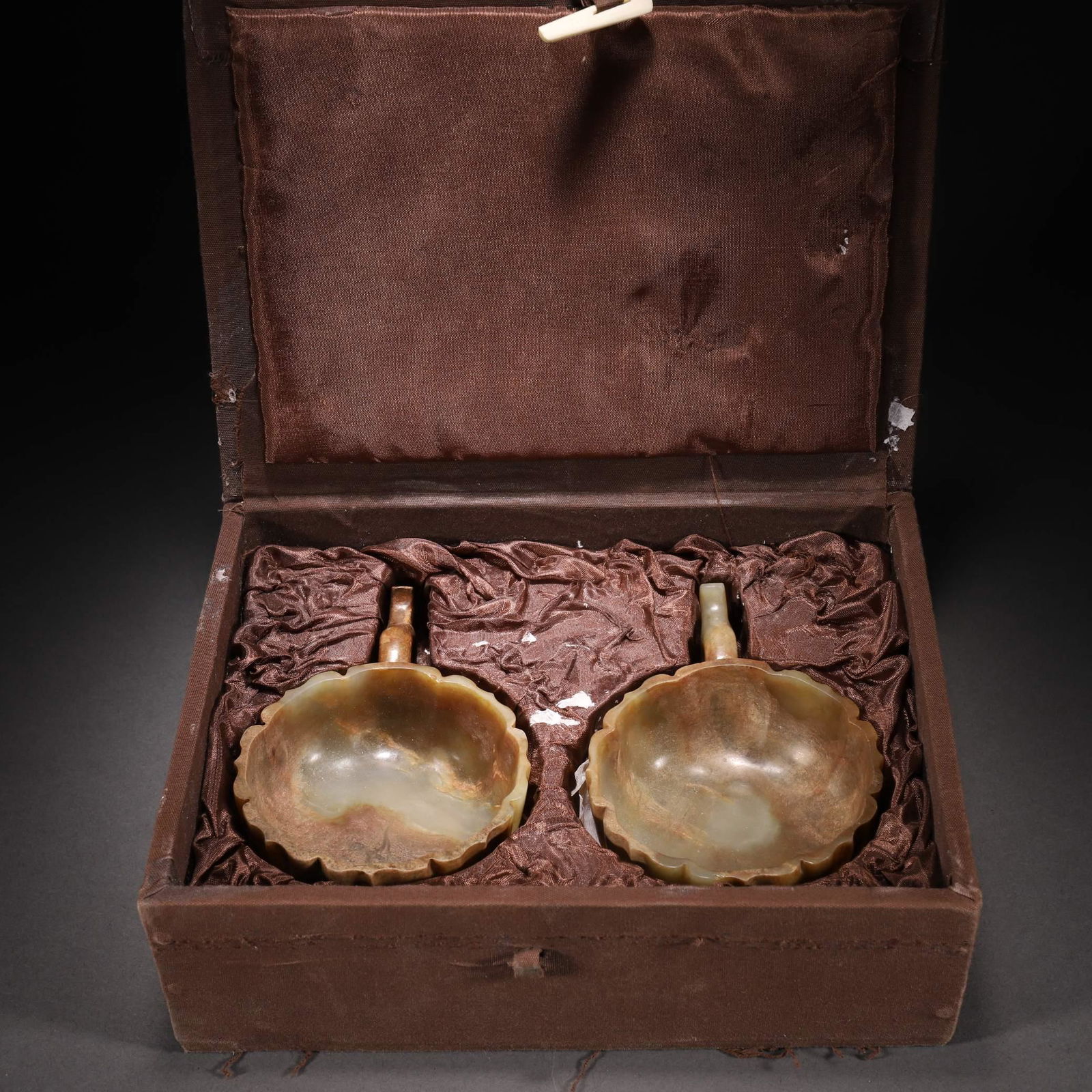 A Pair of Old Jade Cups (1 of 9)