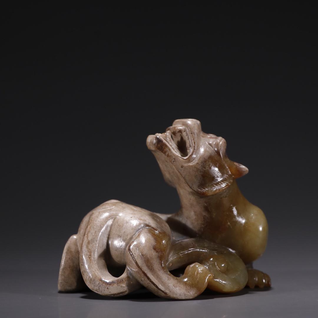 A Fine Old Jade Carved Beast Ornament (1 of 9)