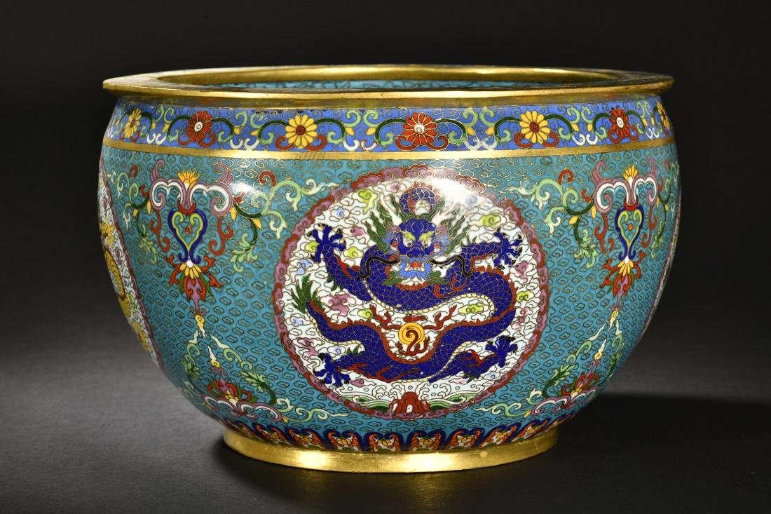 An Unusual Gilt-bronze Cloisonne Dragon Pattern Cylinder (1 of 9)