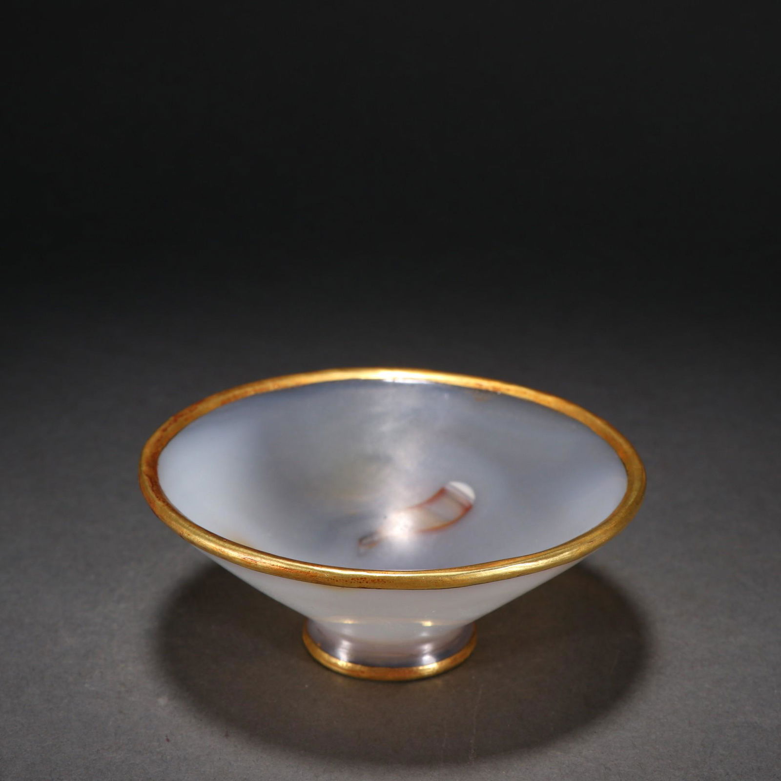 A Fine Agate Inlaid Gold Bowl (1 of 9)