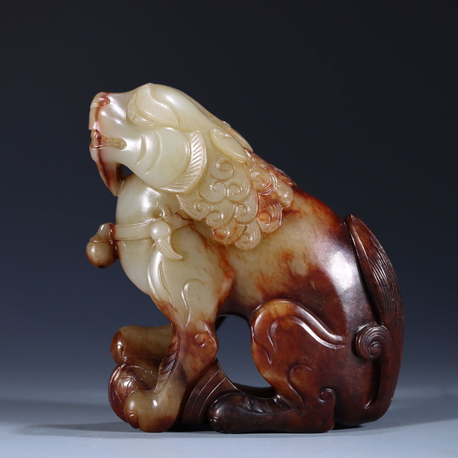 A Fine Jade Carved Beast Ornament (1 of 9)