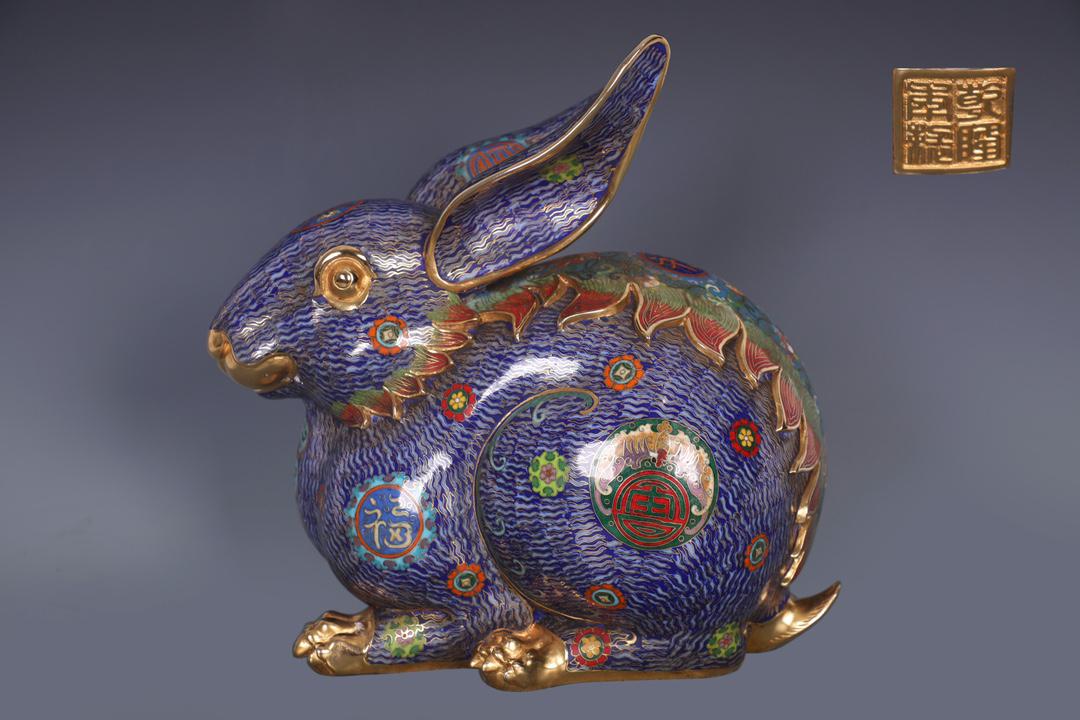 A Fine Cloisonne Enamel Rabbit Ornament (1 of 9)