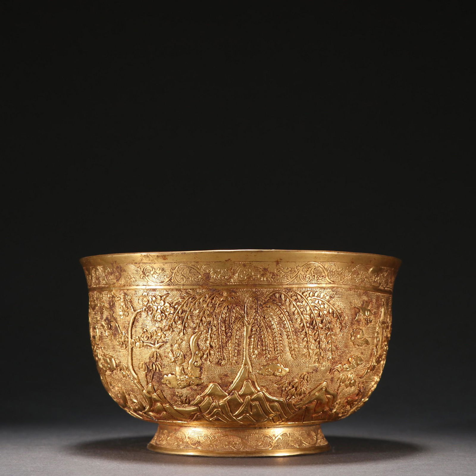 A Fine Gilt-bronze Character Story Bowl (1 of 9)