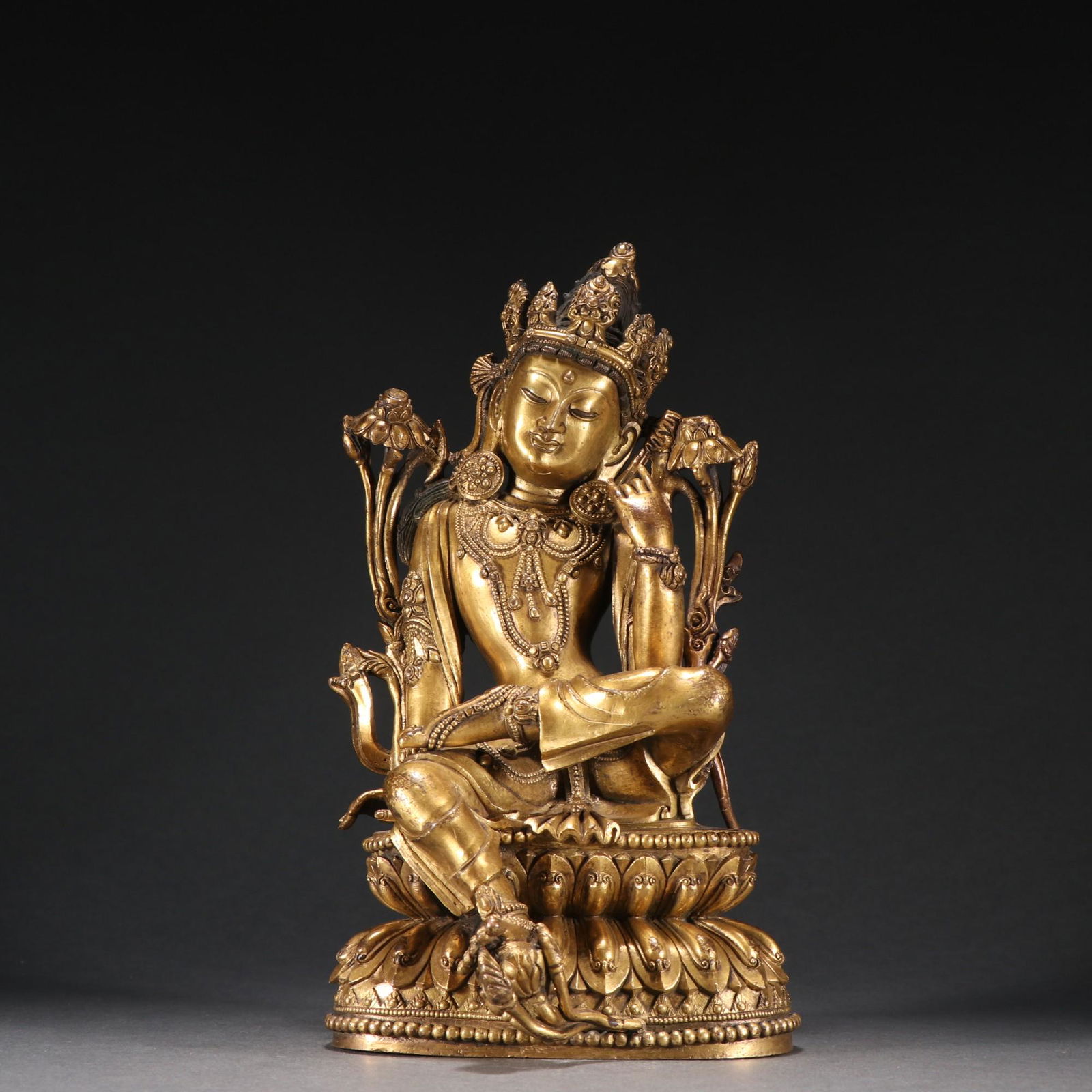 A Fine Gilt-bronze Figure of Tara (1 of 9)