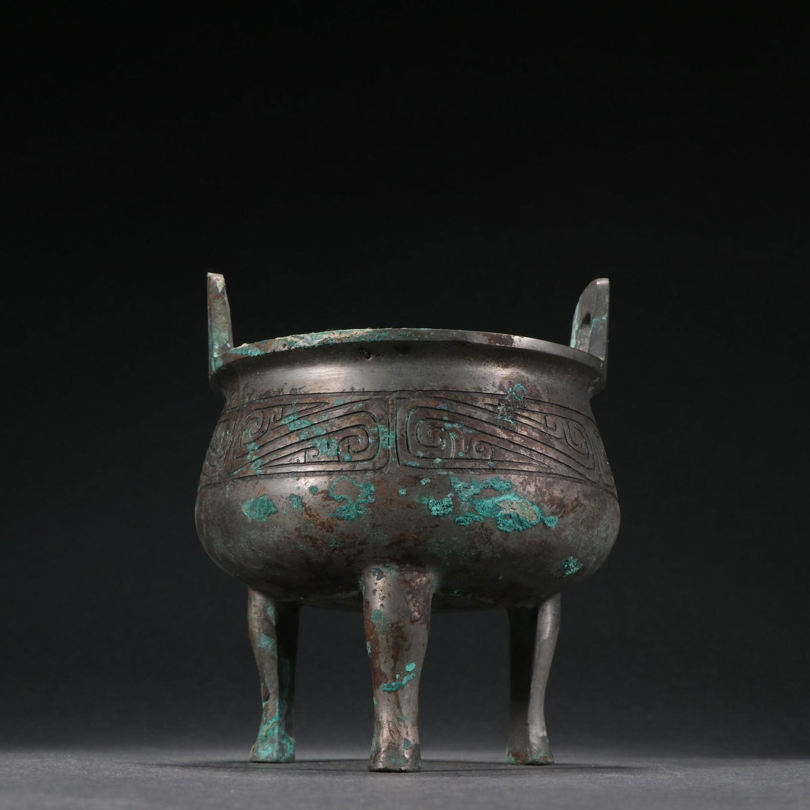 A Fine Bronze Censer (1 of 9)