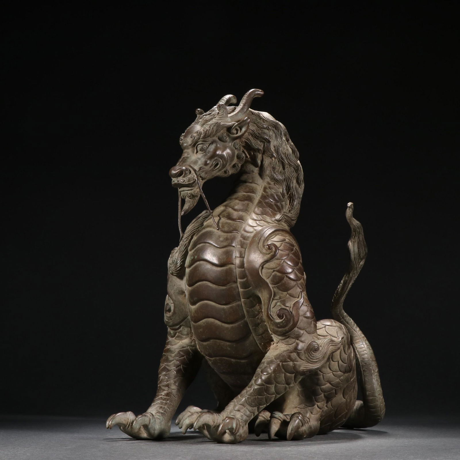 A Fine Bronze Dragon Ornament (1 of 9)