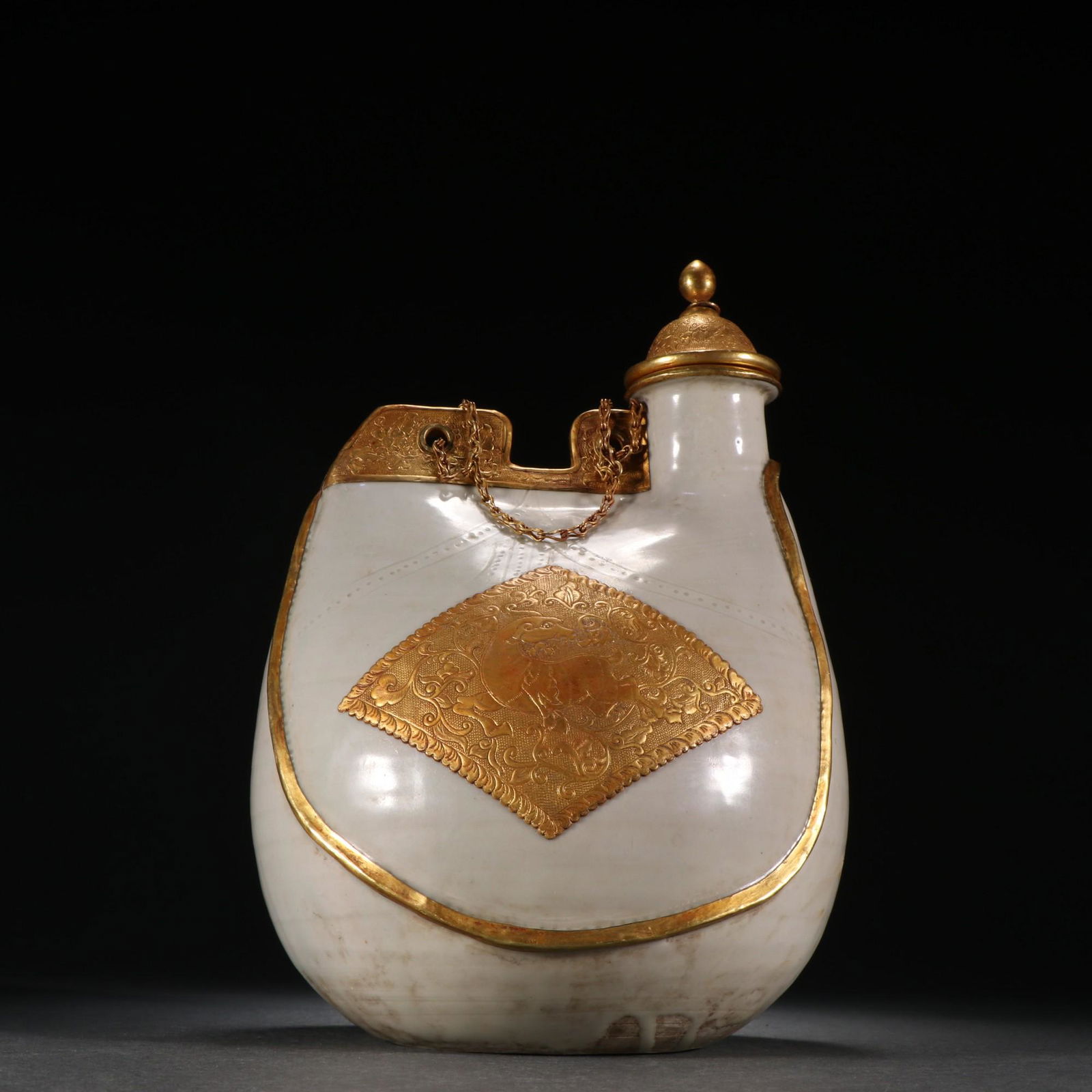 A Fine Ding-yao Inlaid Gold Pot (1 of 9)