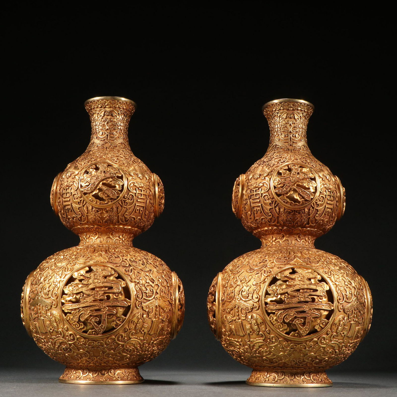 A Pair of Gilt-bronze Gourd Ornaments (1 of 9)
