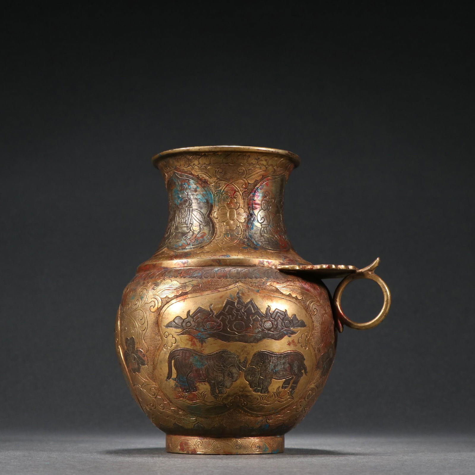 A Rare Gilt-bronze Beast Pattern Pot (1 of 9)