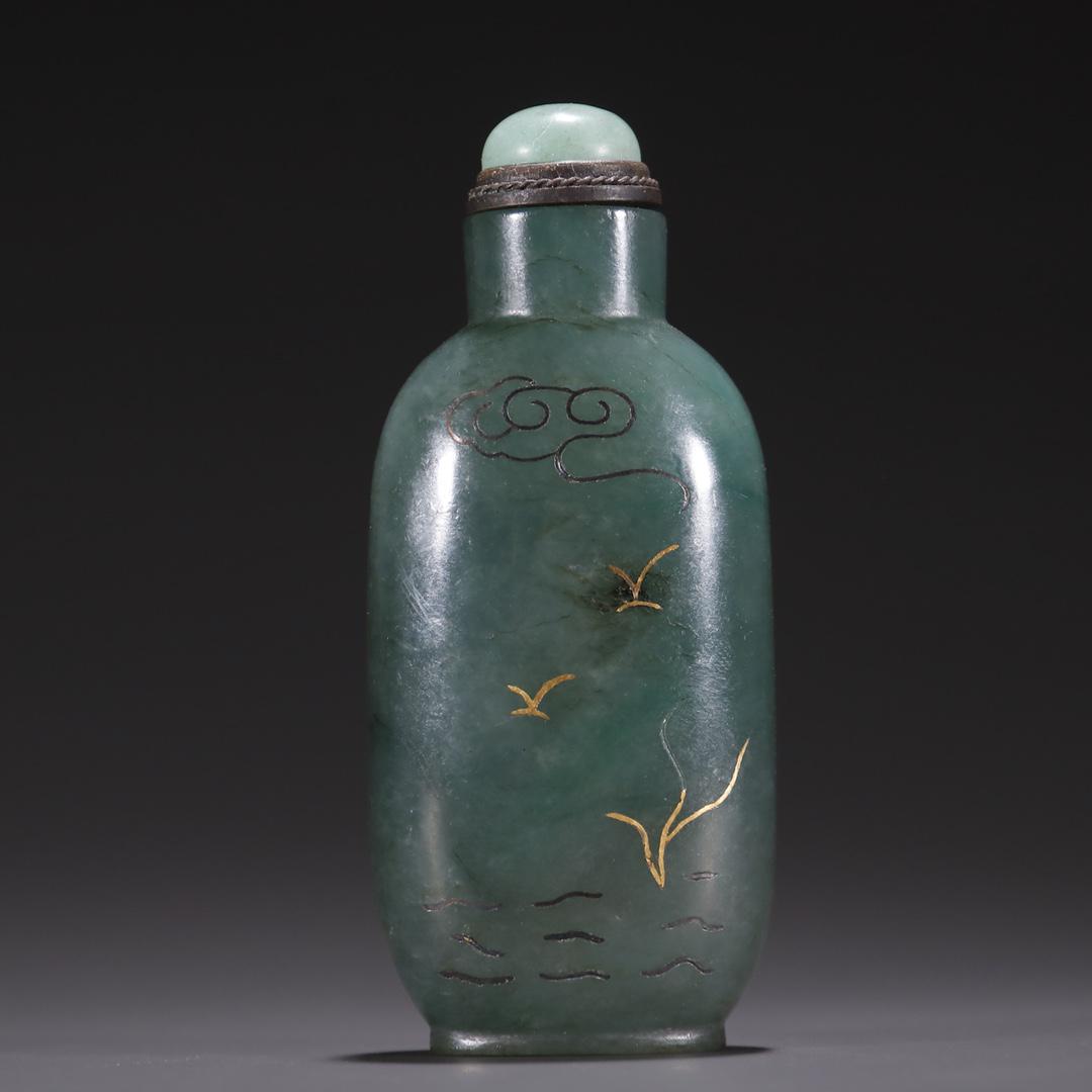 A Fine Jasper Inlaid Gold Snuff Bottle (1 of 9)