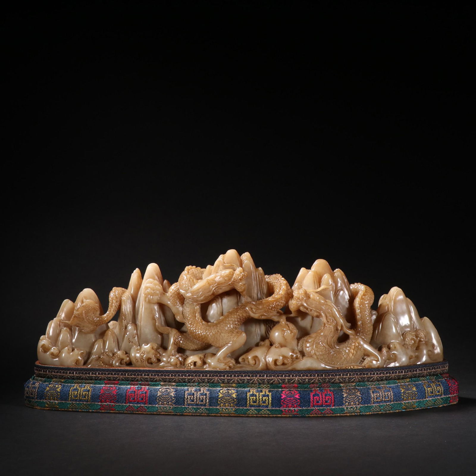 A Fine Furong Stone Carved Dragon Ornament (1 of 9)