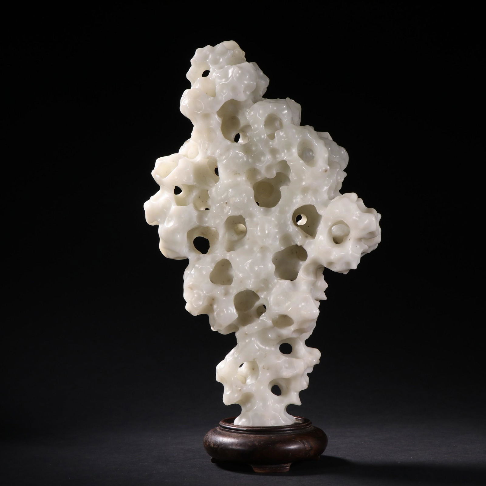 A Rare Hetian Jade 'Lu Lu Tong' Ornament (1 of 9)