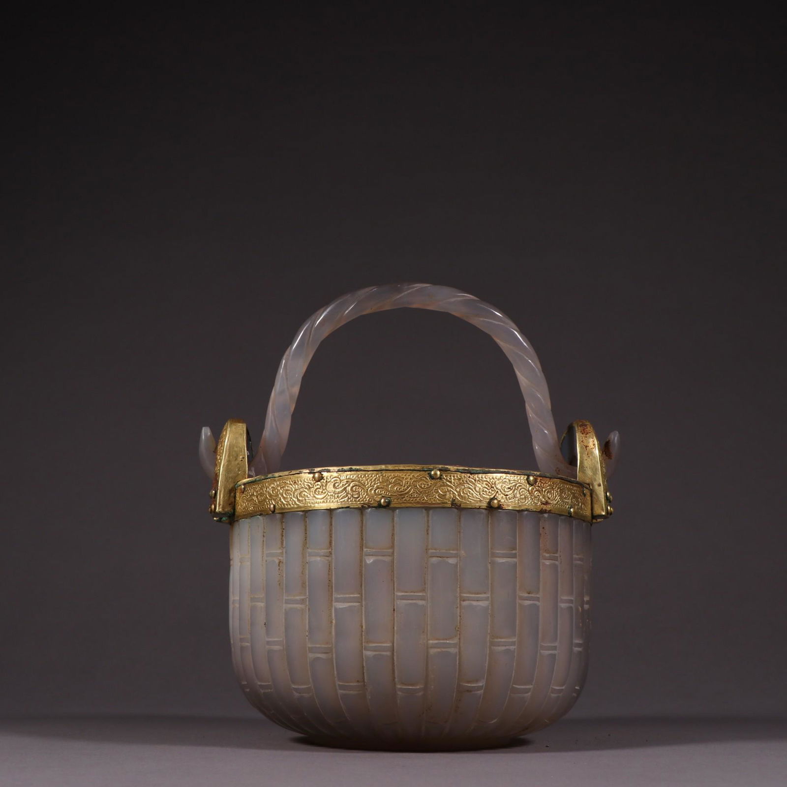 A Rare Agate Inlaid Gold Basket (1 of 9)
