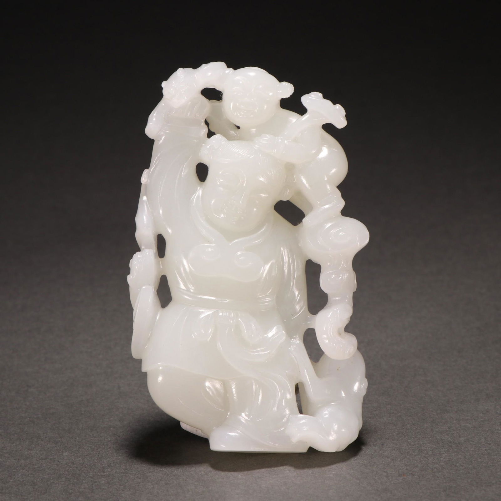A Fine Hetian Jade Ornament (1 of 9)