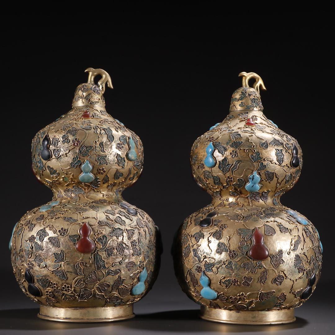 A Pair of Silver Inlaid Gems Gourd Ornaments (1 of 9)
