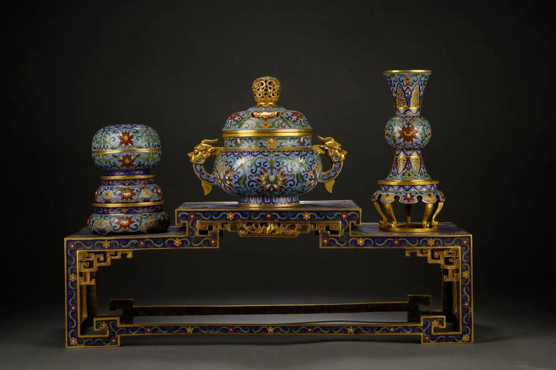 A Set of Top Gilt-bronze Cloisonne Enamel Ornaments (1 of 9)