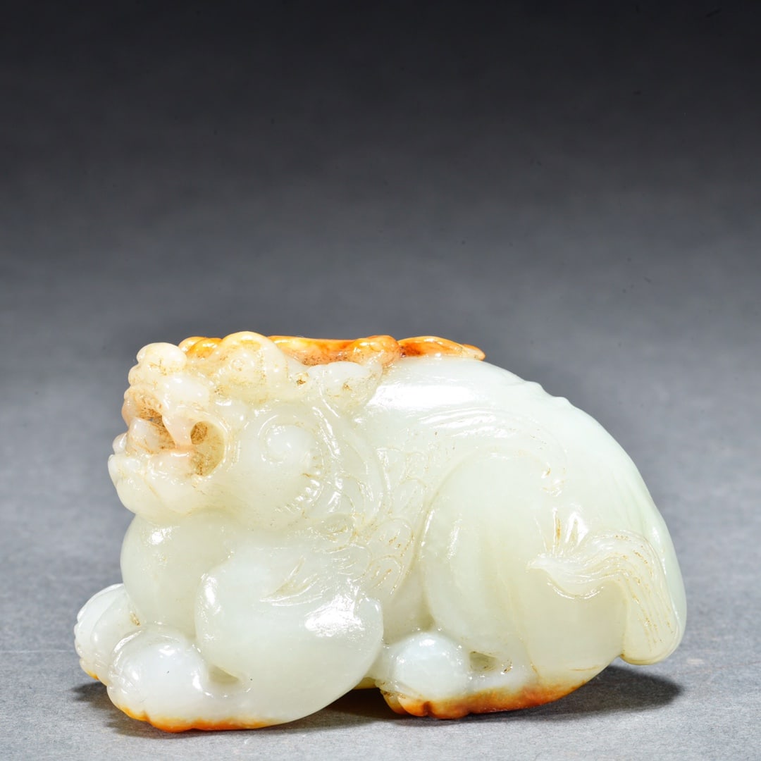 An Exquisite Hetian Jade Carved Pixiu Ornament (1 of 9)