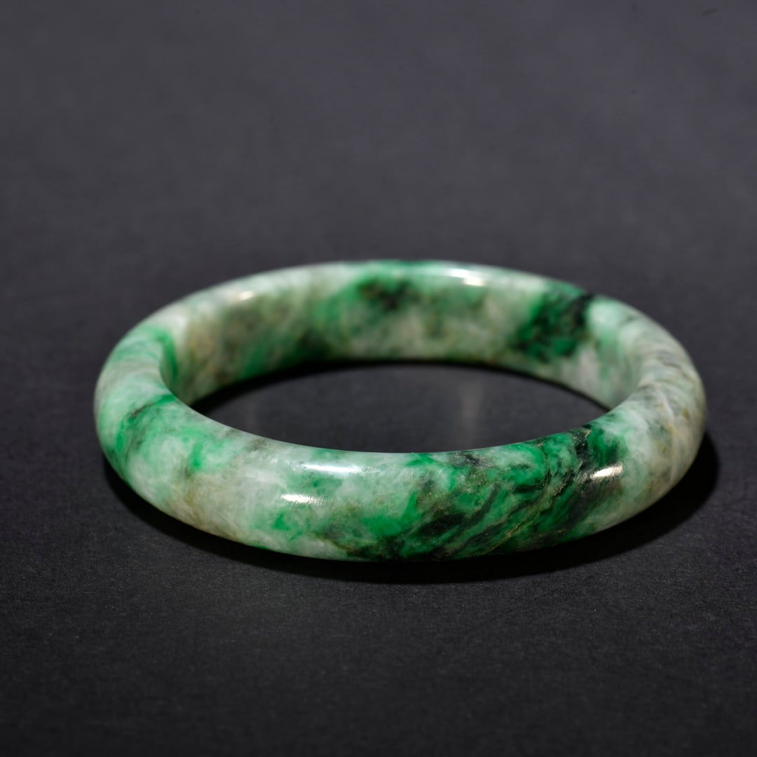 A Fine Jadeite Bracelet (1 of 9)