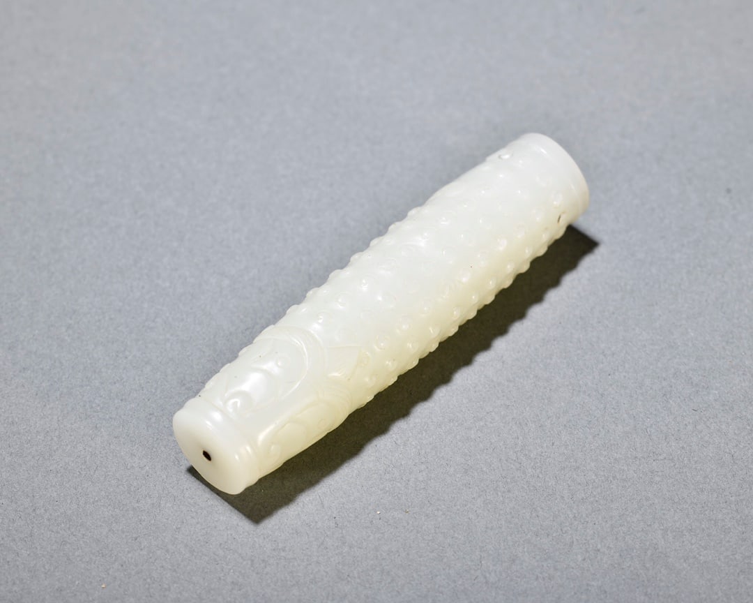 A Delicate Hetian Jade Pendant (1 of 9)