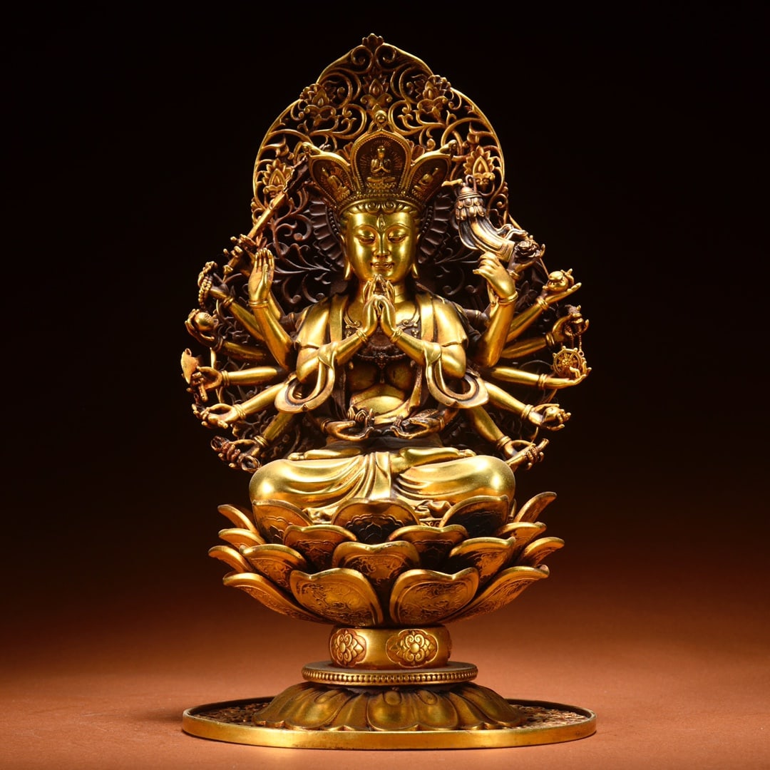 A Precious Gilt-bronze Statue of Thousand-Armed Kannon (1 of 9)