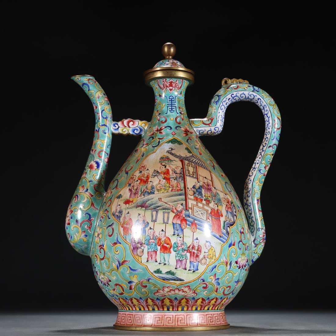 A Qianlong year enamel colored hundred sub patterned holding pot (1 of 9)