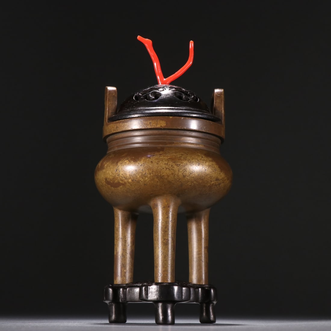 A Shisou style copper made ceiling ear aromatherapy stove (1 of 9)