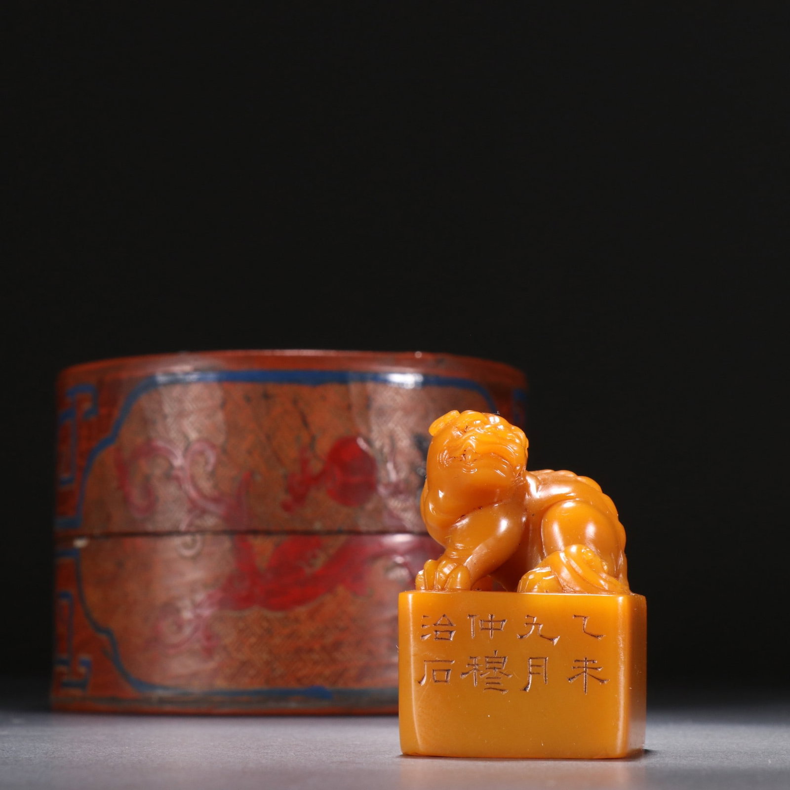A Tian Huang Shi Rui Beast Button Seal: Old Cangtian Huangshi Rui Beast Button Seal Size: H:5.2cm W:3.4cm W:103g (The dimensions of all batches are manually measured.If you need more detailed information, please contact our customer service